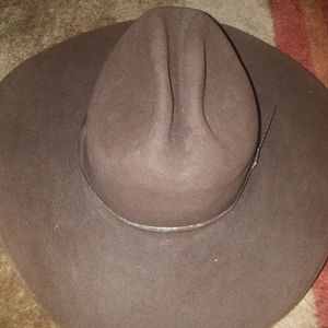 Wrangler womens hat size 7 bever tail and lamb ski